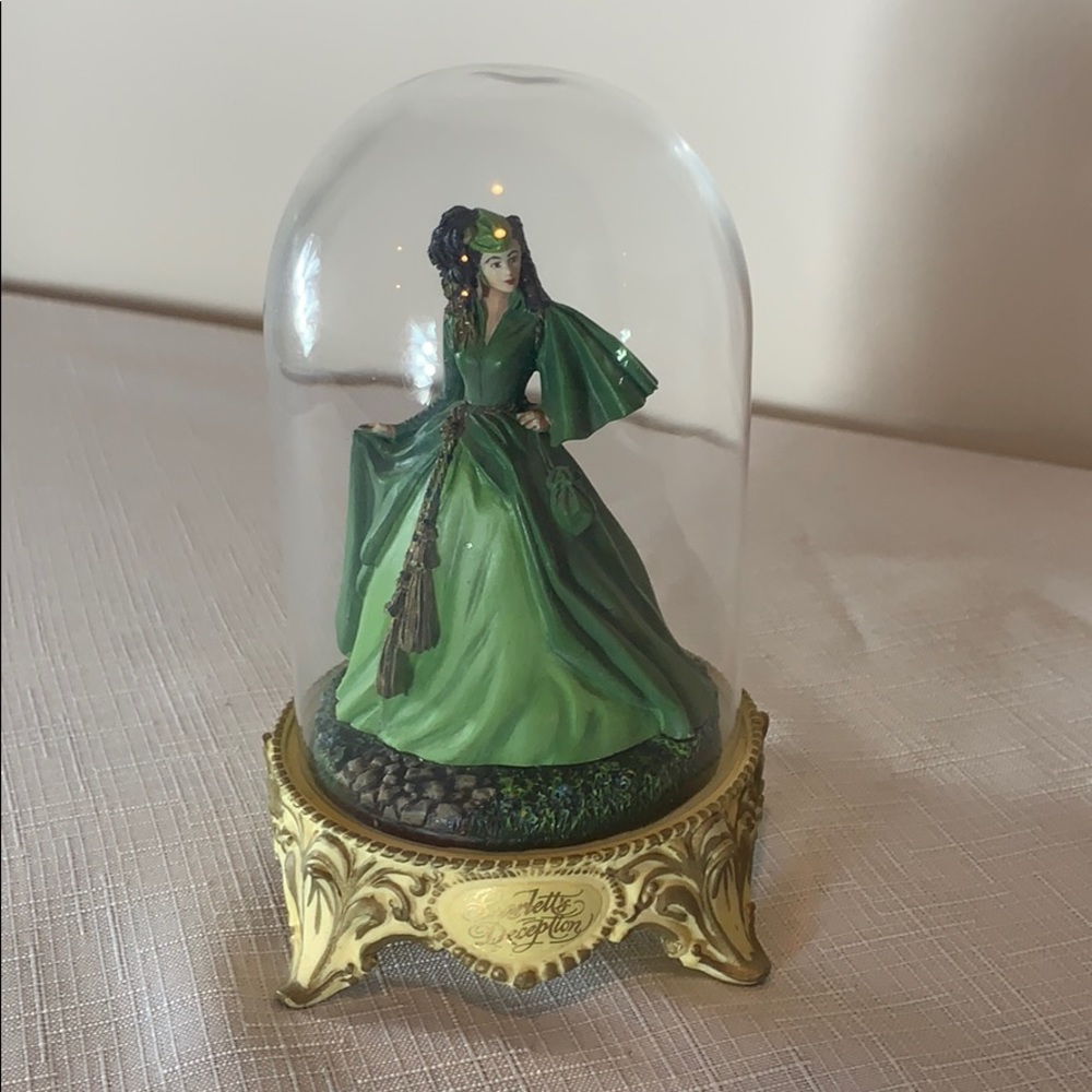 Scarlet’s Deception Figurine